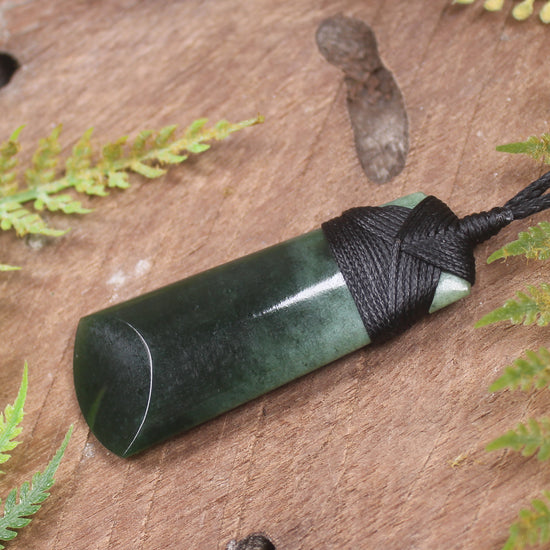 Kawakawa Pounamu Toki