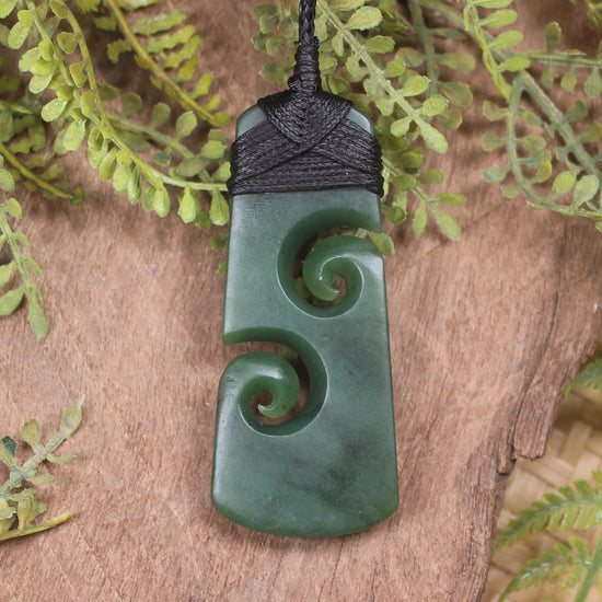 Kawakawa Pounamu Toki with Koru