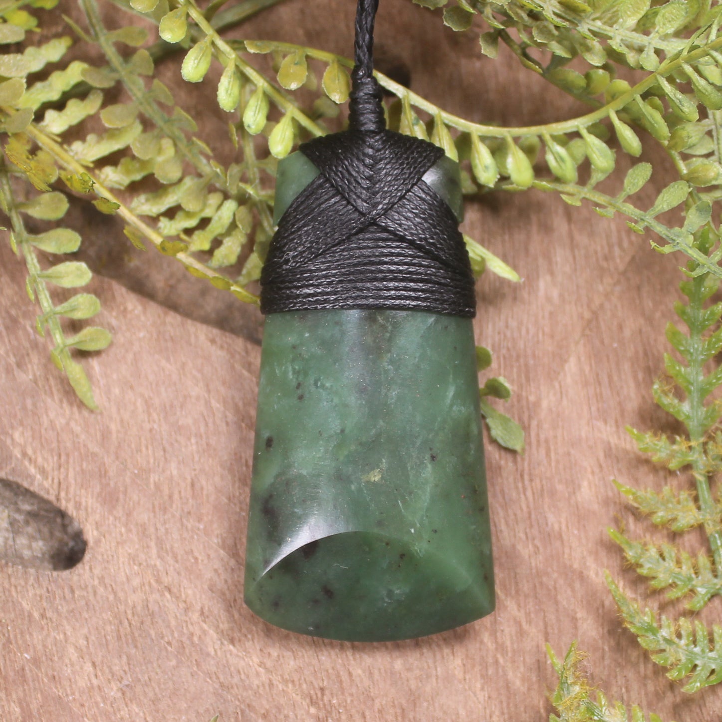 Hapopo Pounamu Toki - NZ Greenstone