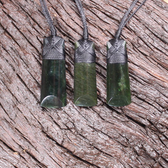 Toki or Adze Pendant carved from Kawakawa Pounamu - NZ Greenstone