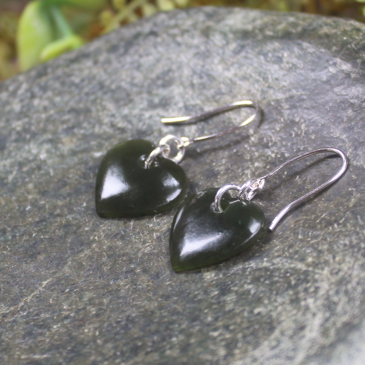 Heart Earrings carved from Kawakawa Pounamu - NZ Greenstone