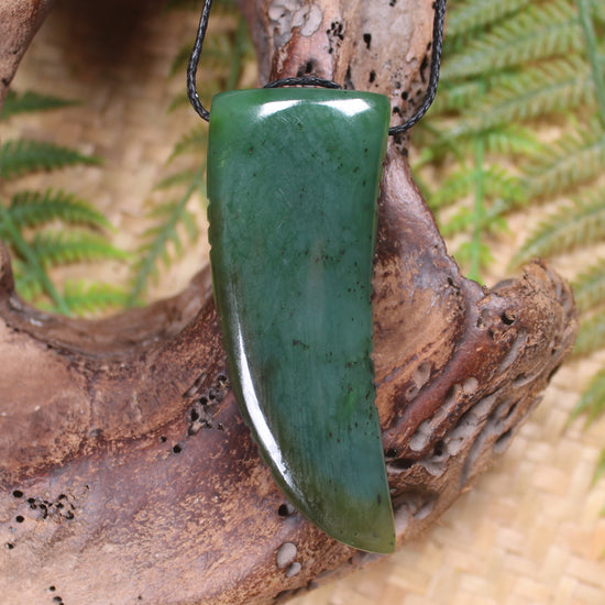 Hapopo Pounamu Tooth