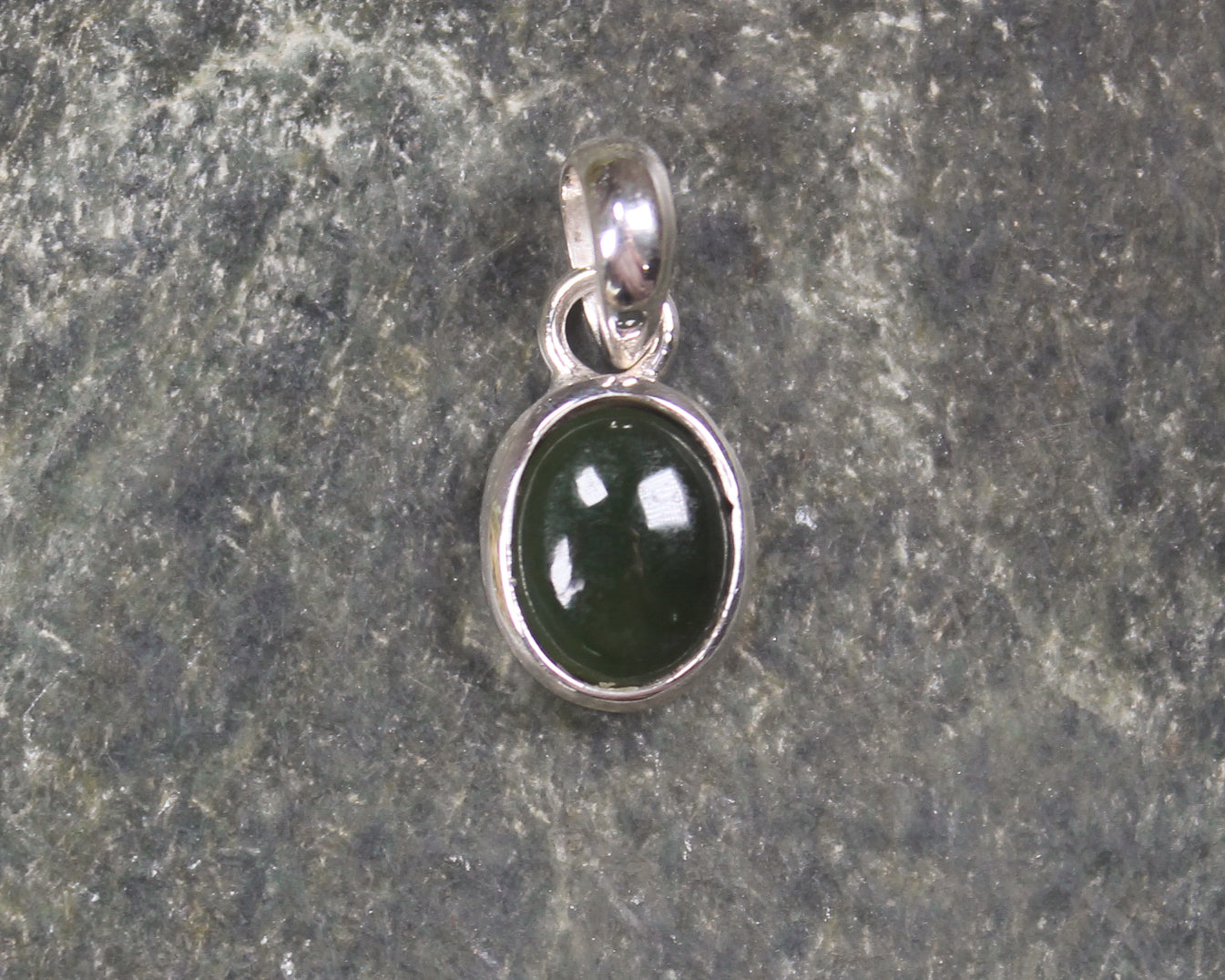 Kawakawa Pounamu pendant set in Sterling Silver - NZ Greenstone