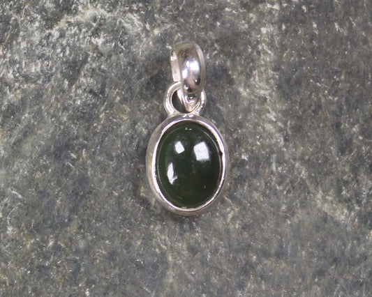 Kawakawa Pounamu pendant set in Sterling Silver - NZ Greenstone
