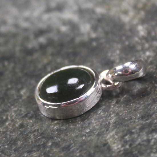 Kawakawa Pounamu pendant set in Sterling Silver - NZ Greenstone