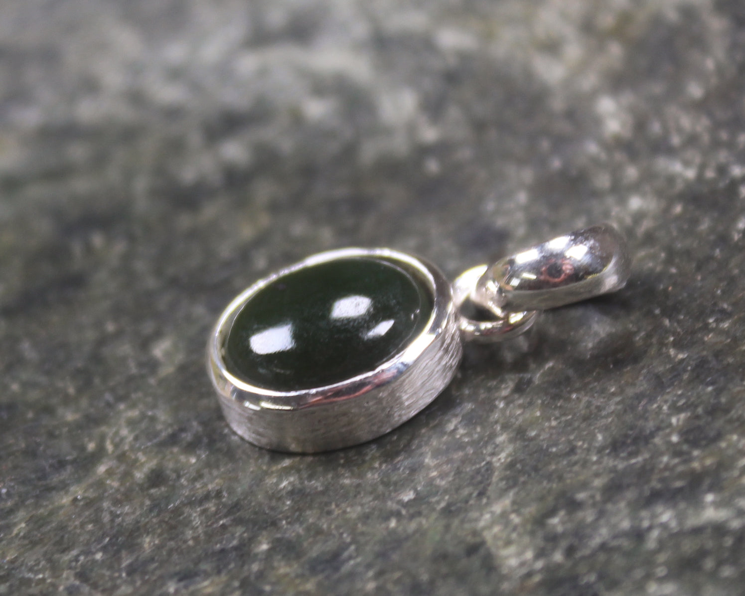 Kawakawa Pounamu pendant set in Sterling Silver - NZ Greenstone