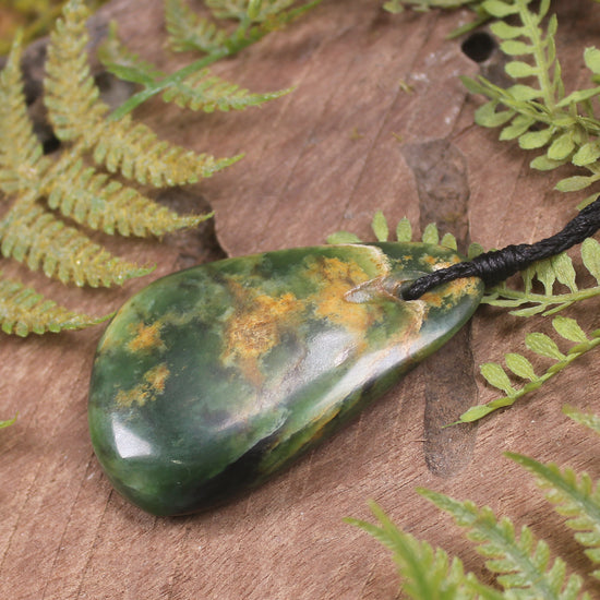 Flower Jade Pounamu - NZ Greenstone