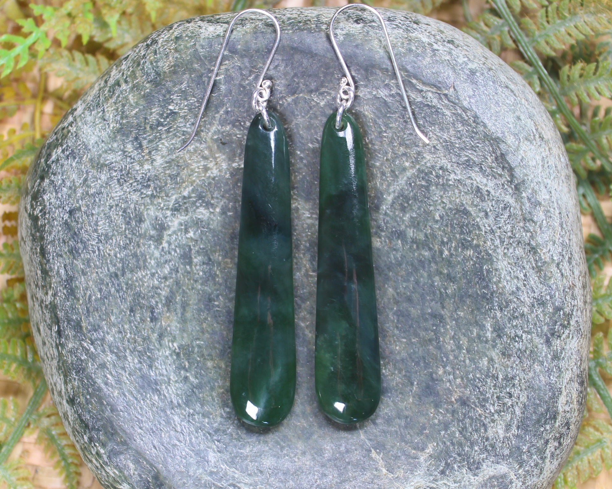 Roimata or Teardrop earrings carved from Kawakawa Pounamu - NZ Greenstone