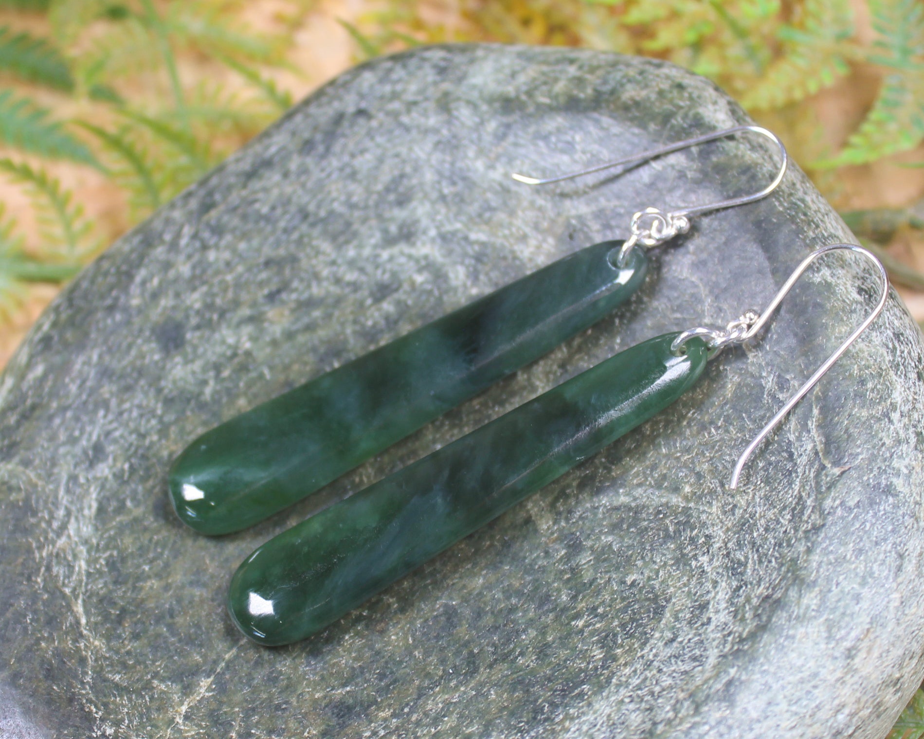 Roimata or Teardrop earrings carved from Kawakawa Pounamu - NZ Greenstone