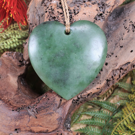 Hapopo Pounamu Heart Pendant - NZ Greenstone