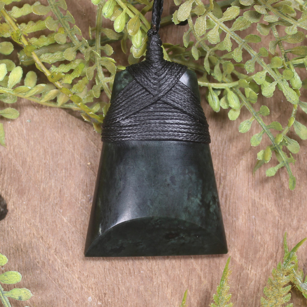 Kawakawa Pounamu Toki - NZ Greenstone