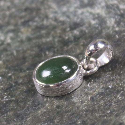 Kawakawa Pounamu pendant set in Sterling Silver - NZ Greenstone