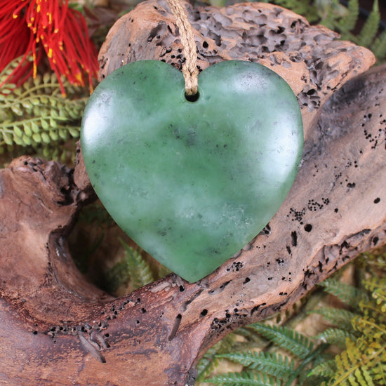 Hapopo Pounamu Heart Pendant - NZ Greenstone