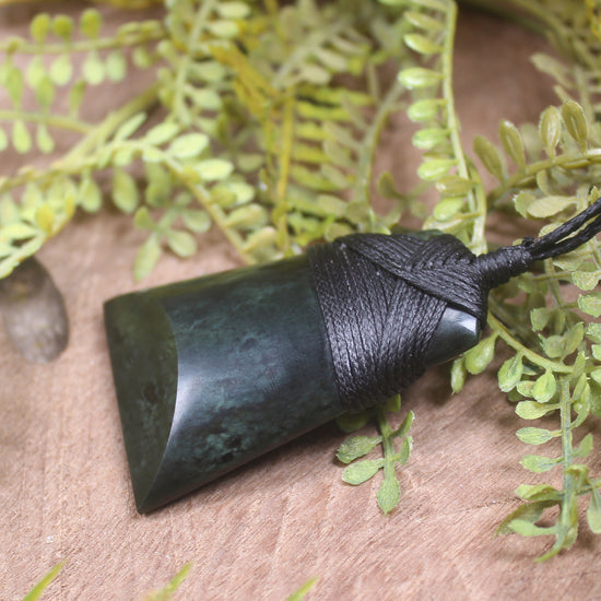Kawakawa Pounamu Toki - NZ Greenstone