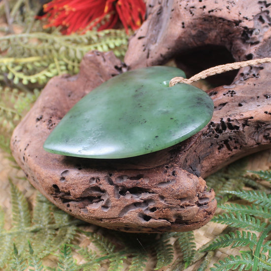 Hapopo Pounamu Heart Pendant - NZ Greenstone