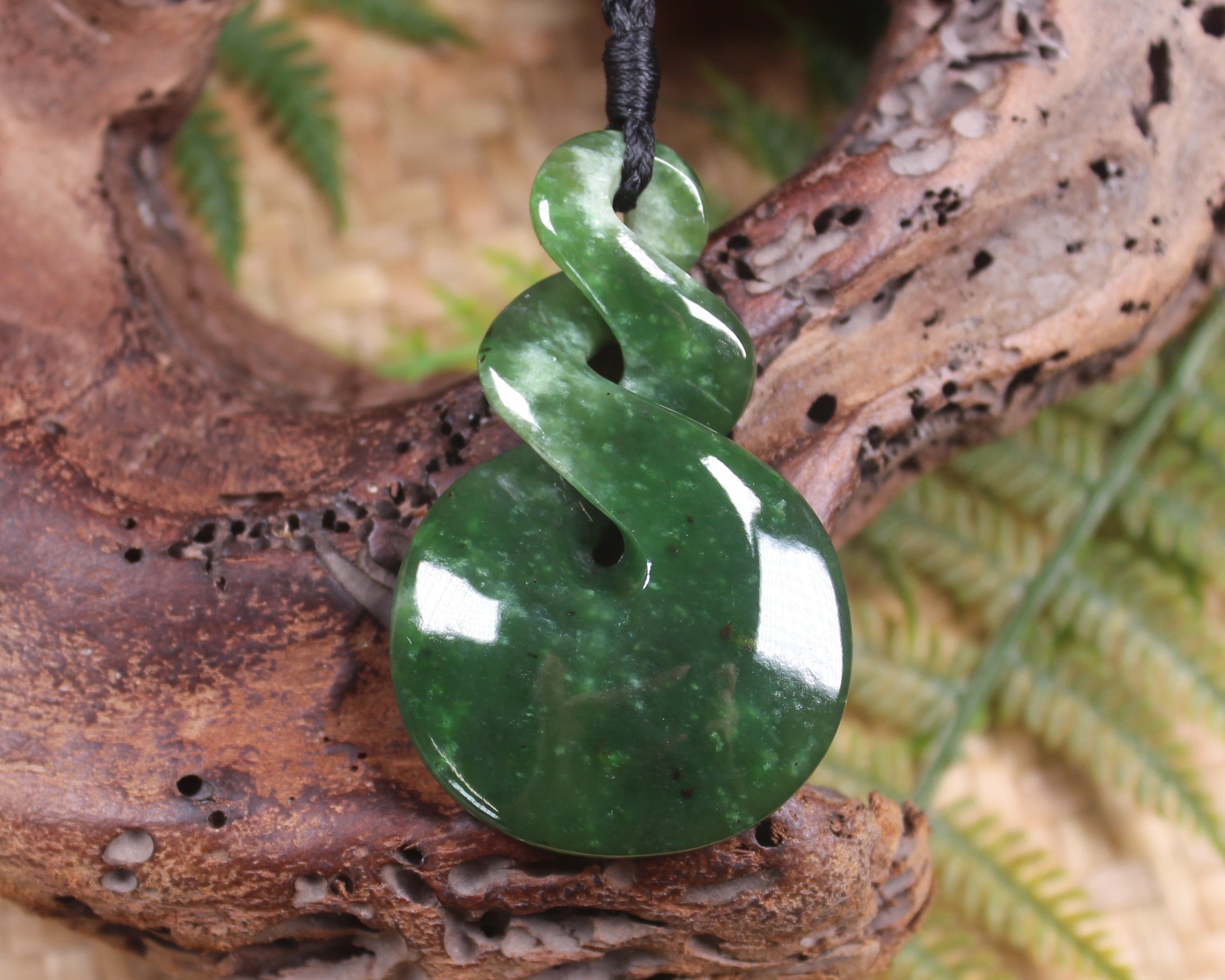 Twist carved from Kawakawa Pounamu - NZ Greenstone