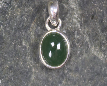 Kawakawa Pounamu pendant set in Sterling Silver - NZ Greenstone