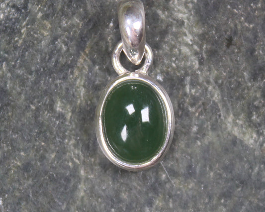 Kawakawa Pounamu pendant set in Sterling Silver - NZ Greenstone