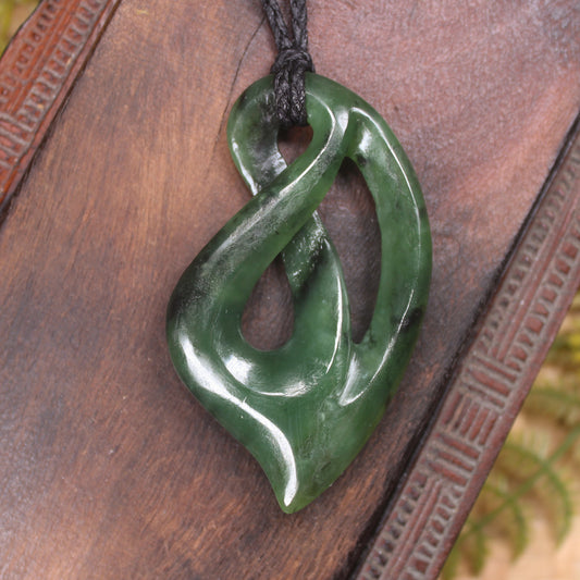 Rimu Pounamu Twist pendant - NZ Greenstone