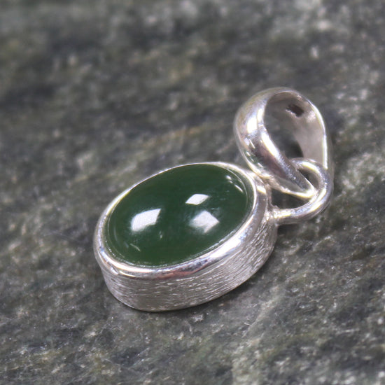 Kawakawa Pounamu pendant set in Sterling Silver - NZ Greenstone