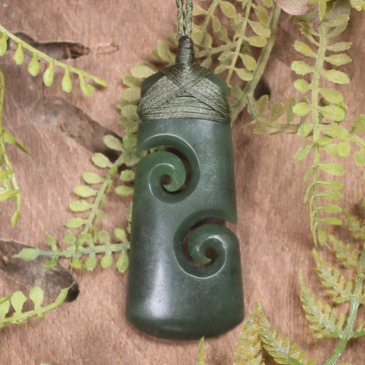 Kawakawa Pounamu Toki with Koru