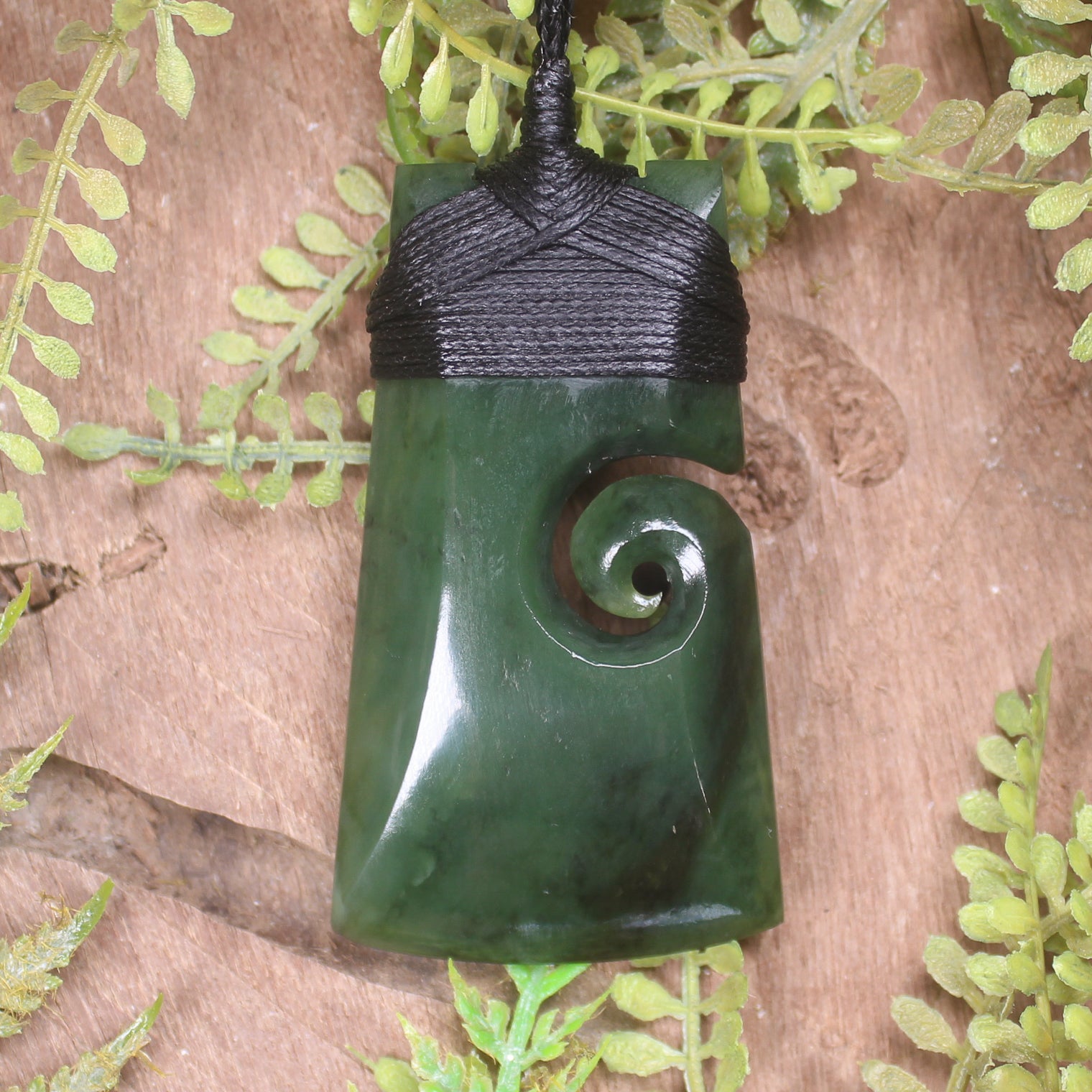 Hapopo Pounamu Toki with Koru - NZ Greenstone
