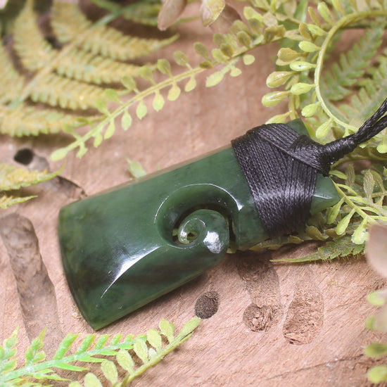 Hapopo Pounamu Toki with Koru - NZ Greenstone