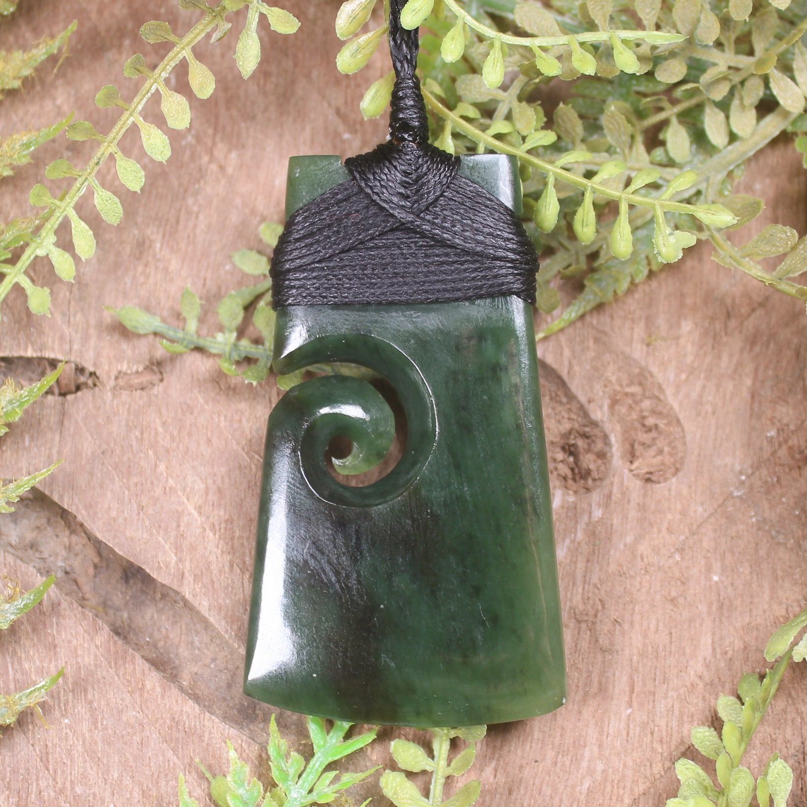 Hapopo Pounamu Toki with Koru - NZ Greenstone