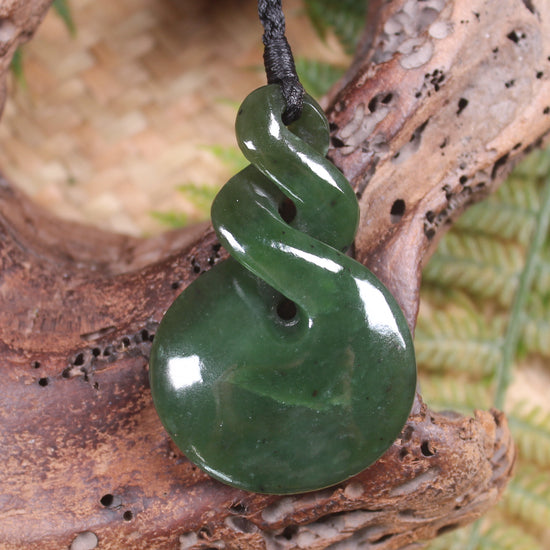 Twist carved from Kawakawa Pounamu - NZ Greenstone