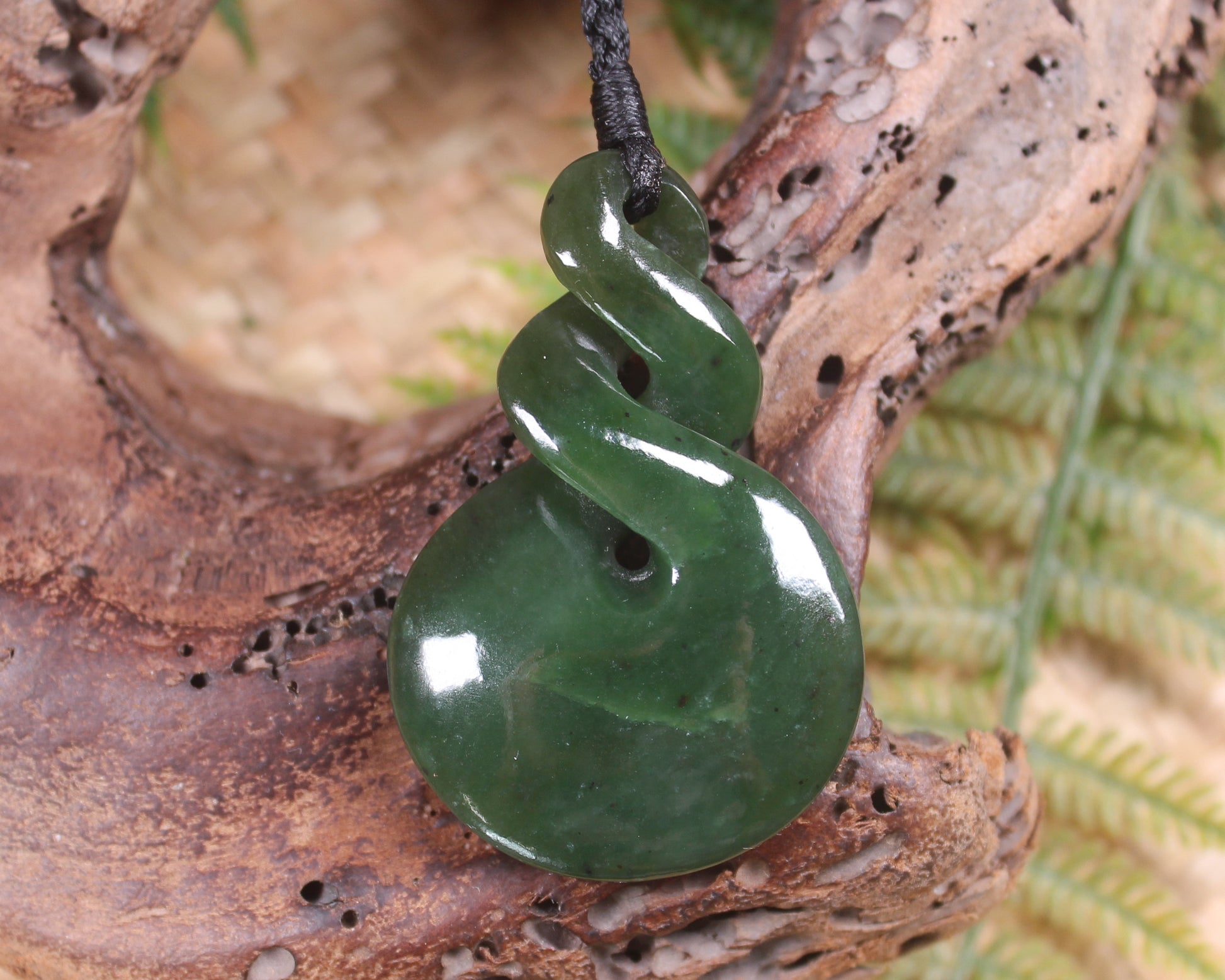 Twist carved from Kawakawa Pounamu - NZ Greenstone