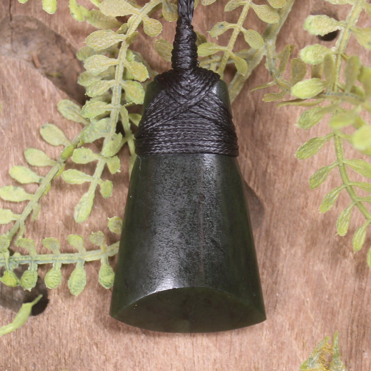 Rimu Pounamu Toki Pendant - NZ Greenstone
