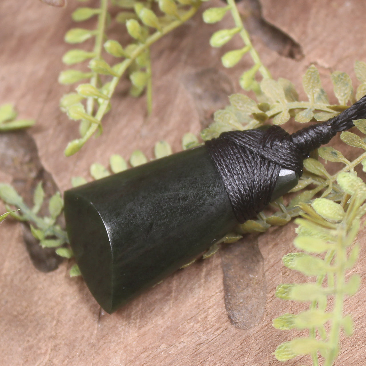 Rimu Pounamu Toki Pendant - NZ Greenstone