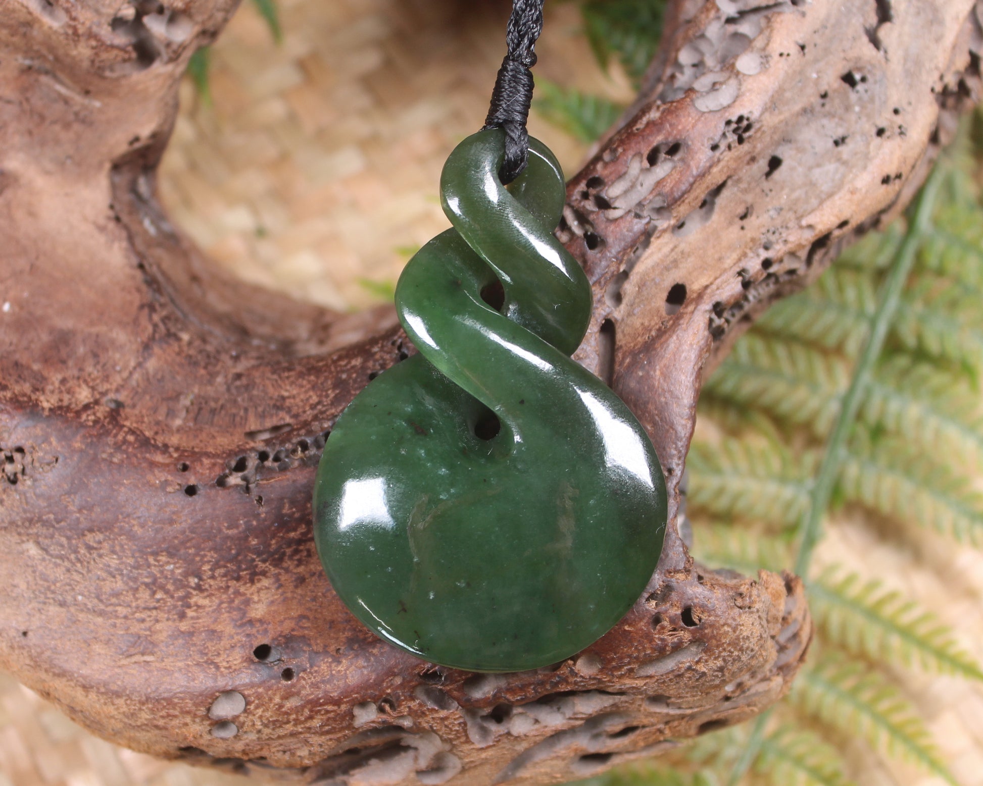 Twist carved from Kawakawa Pounamu - NZ Greenstone