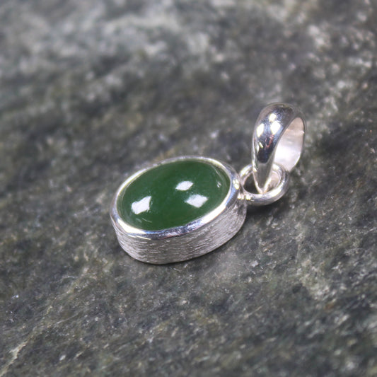Kawakawa Pounamu pendant set in Sterling Silver - NZ Greenstone