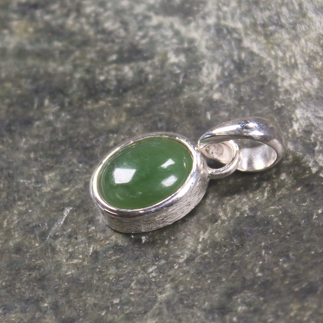 Hapopo Pounamu pendant set in Sterling Silver - NZ Greenstone