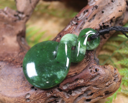 Twist carved from Kawakawa Pounamu - NZ Greenstone