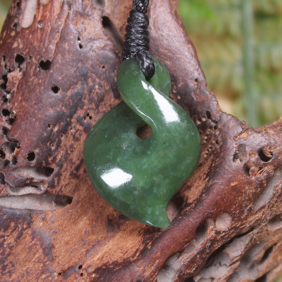Twist or Pikorua carved from Hapopo Pounamu - NZ Greenstone