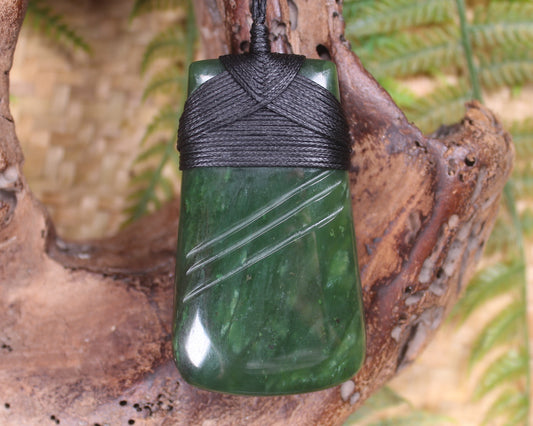 Kawakawa Pounamu Toki