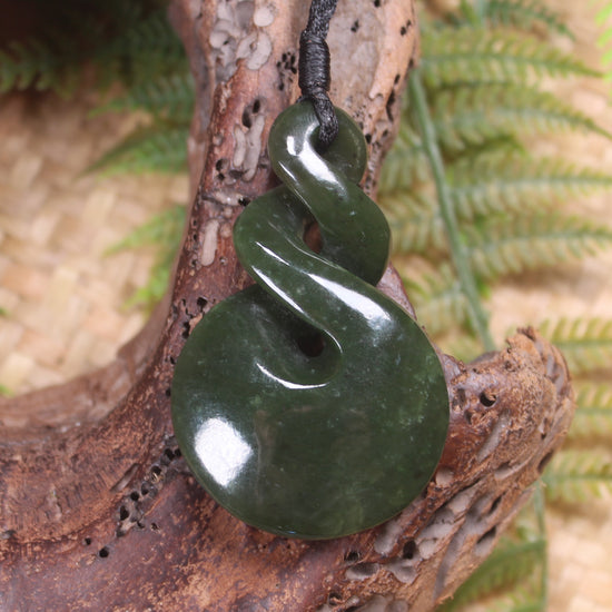 Twist carved from Kawakawa Pounamu - NZ Greenstone
