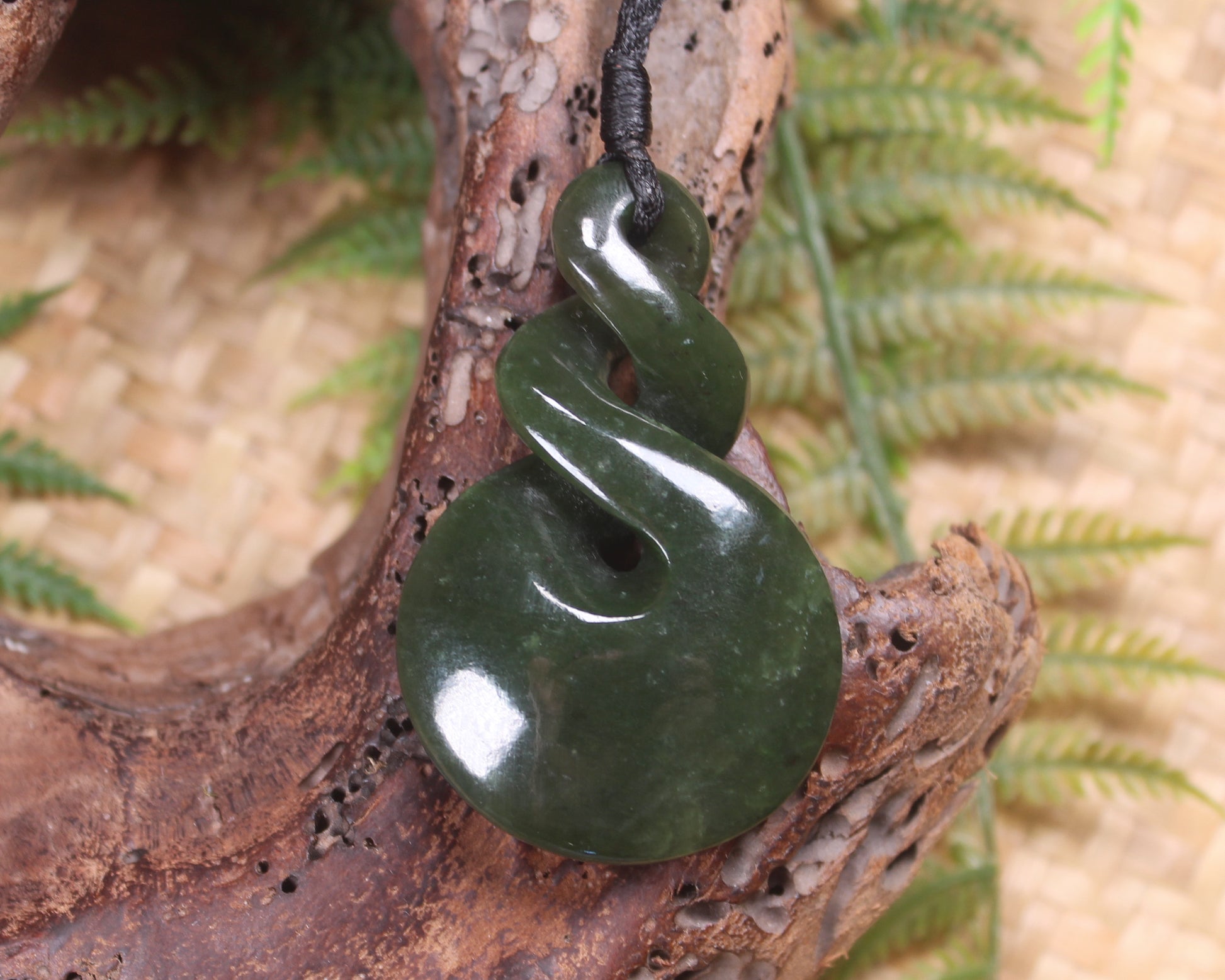 Twist carved from Kawakawa Pounamu - NZ Greenstone