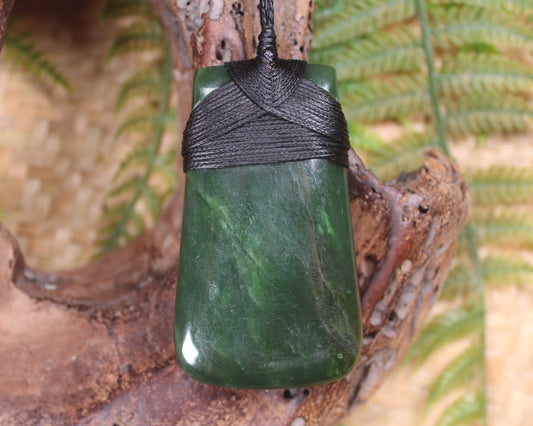 Kawakawa Pounamu Toki