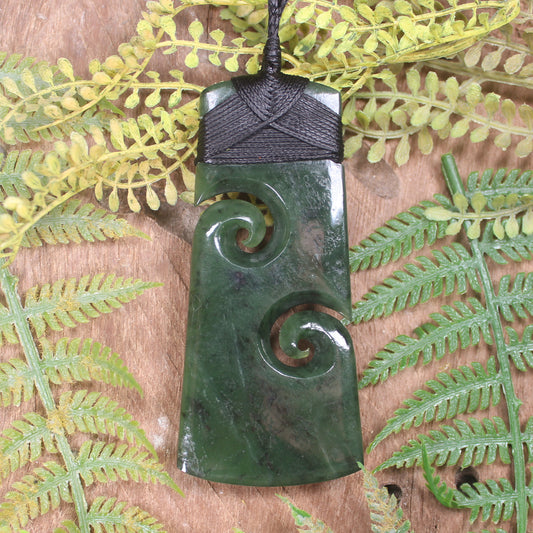 Hapopo Pounamu Toki with Koru