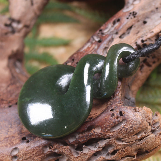 Twist carved from Kawakawa Pounamu - NZ Greenstone