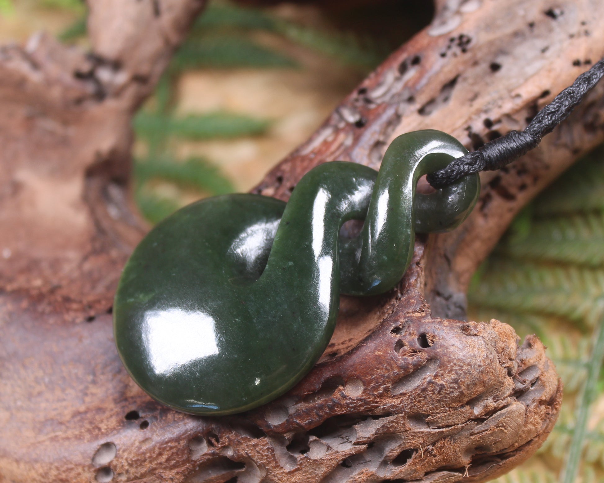 Twist carved from Kawakawa Pounamu - NZ Greenstone