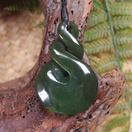 Twist carved from Kawakawa Pounamu - NZ Greenstone