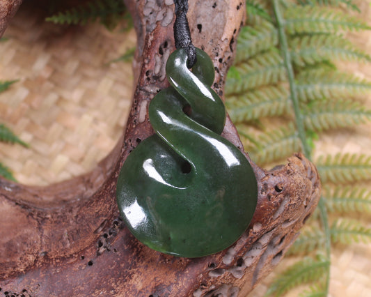 Twist carved from Kawakawa Pounamu - NZ Greenstone