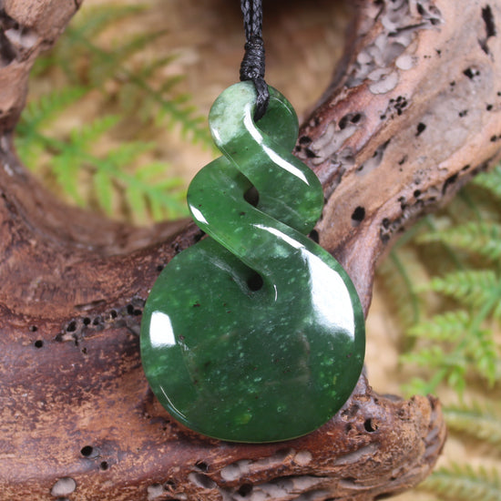 Twist carved from Kawakawa Pounamu - NZ Greenstone