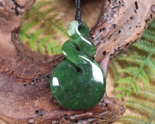 Twist carved from Kawakawa Pounamu - NZ Greenstone