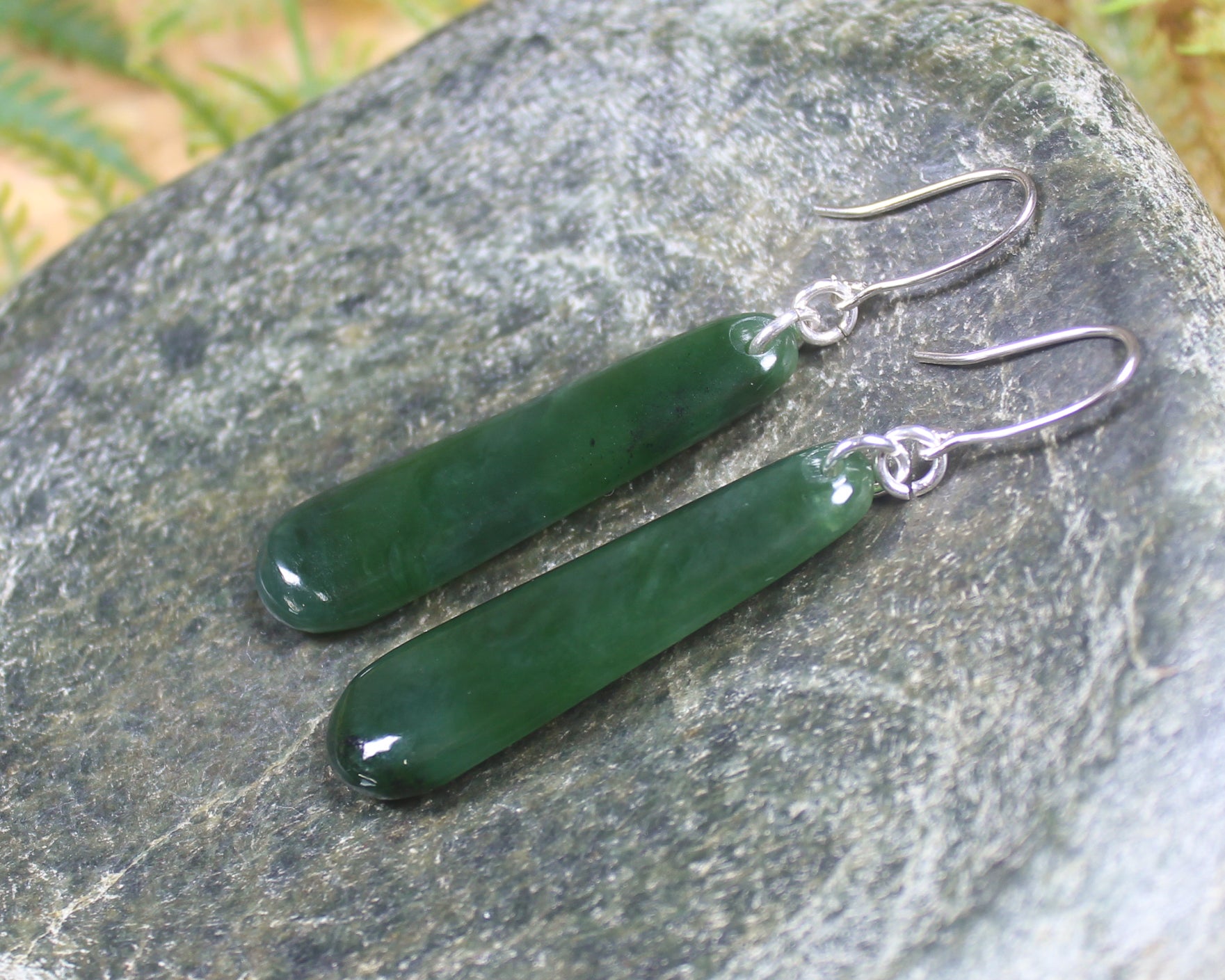 Roimata or Teardrop earrings carved from Kawakawa Pounamu - NZ Greenstone