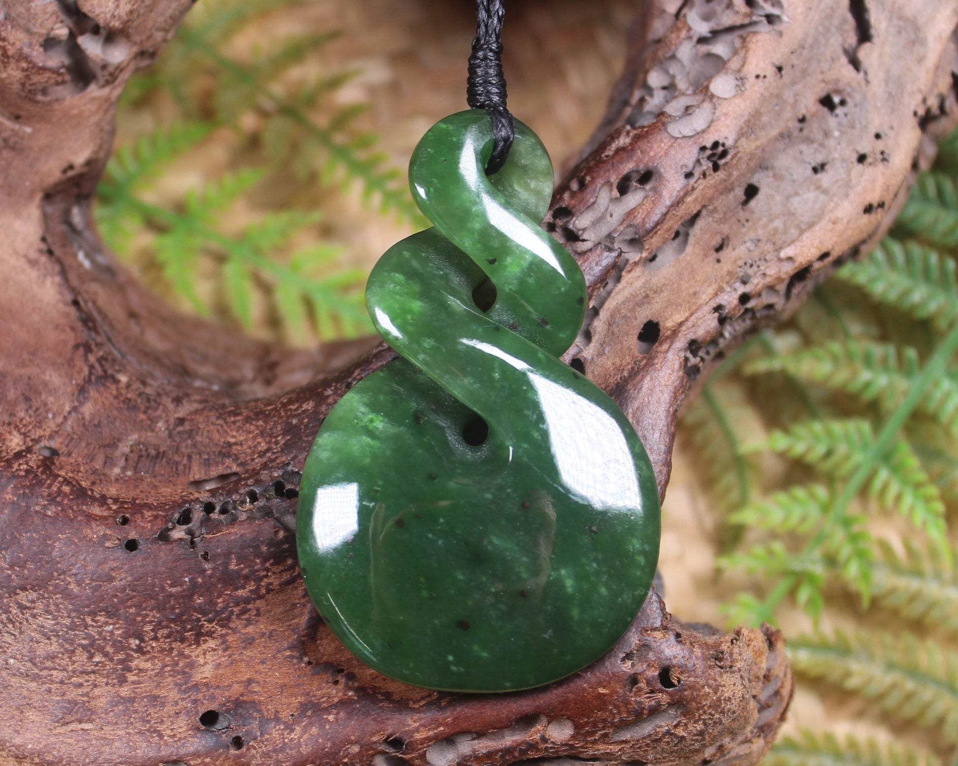 Twist carved from Kawakawa Pounamu - NZ Greenstone